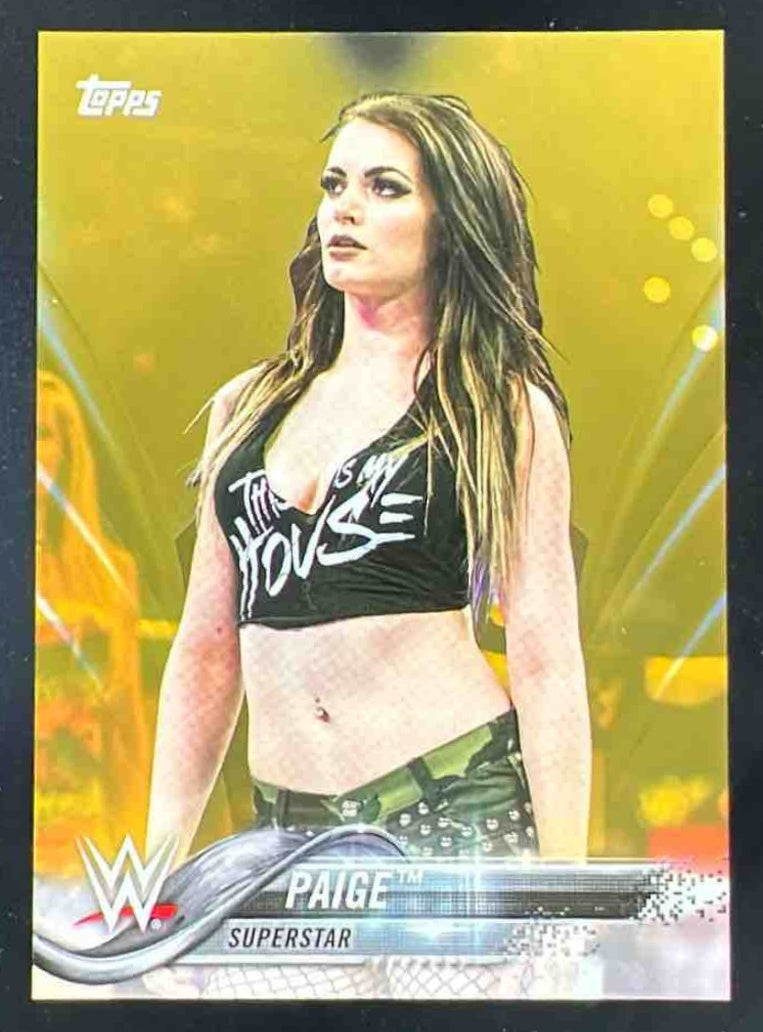 2018 Topps WWE Gold #71 Paige /10