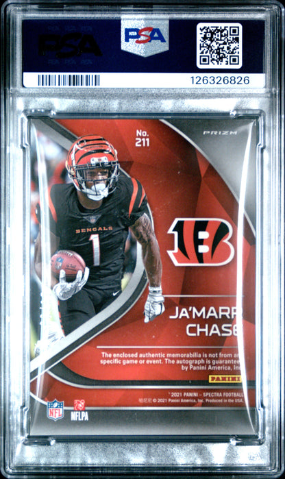Ja'Marr Chase 2021 Panini Spectra Patch Auto-Neon Purple 16/30 #211 PSA 8