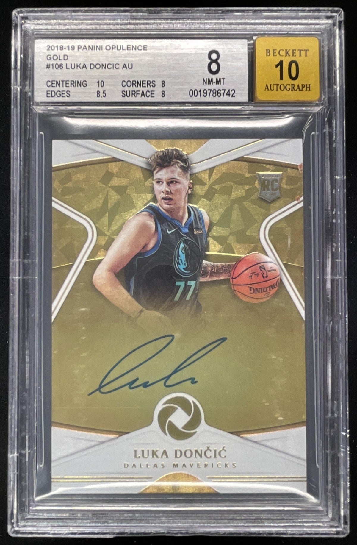 2018-19 Opulence Rookie Gold #106 Luka Doncic RC Auto /25 BGS 8