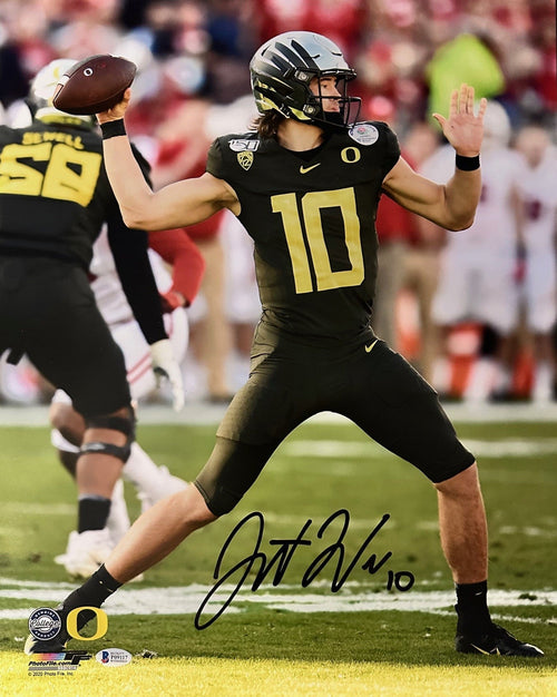 Justin Herbert Autographed Oregon Ducks 16x20 Photo - Black Jersey